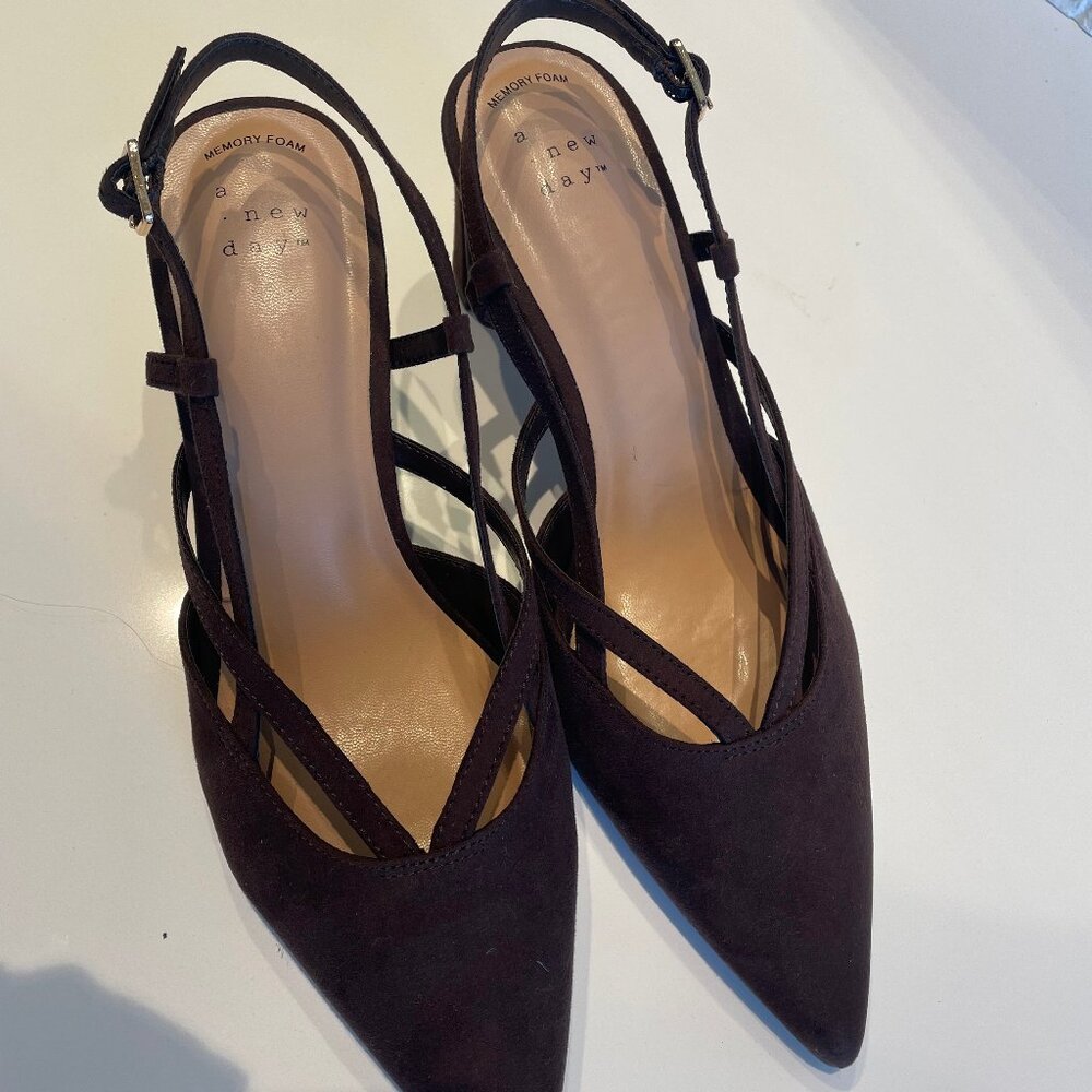 NWOT Faux chocolate brown suede shoes